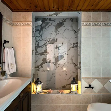 Revellino Del Porto, Historic *