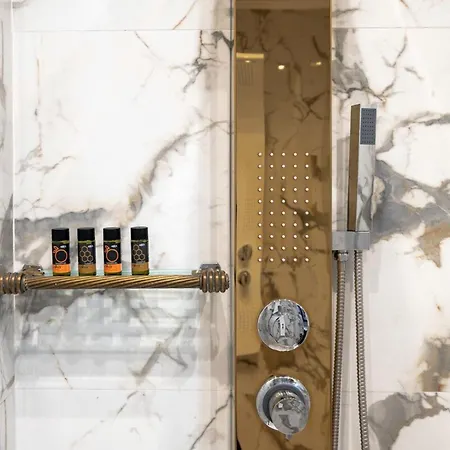 Revellino Del Porto, Historic *